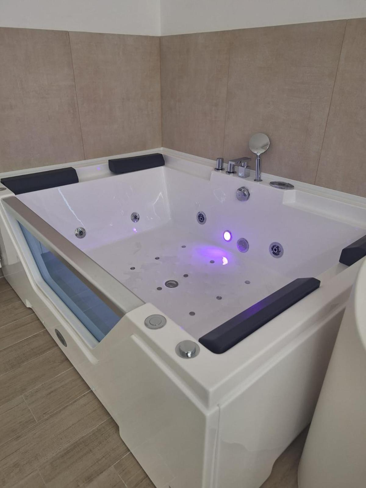 Bed E Suite Domar Brindisi Exterior foto