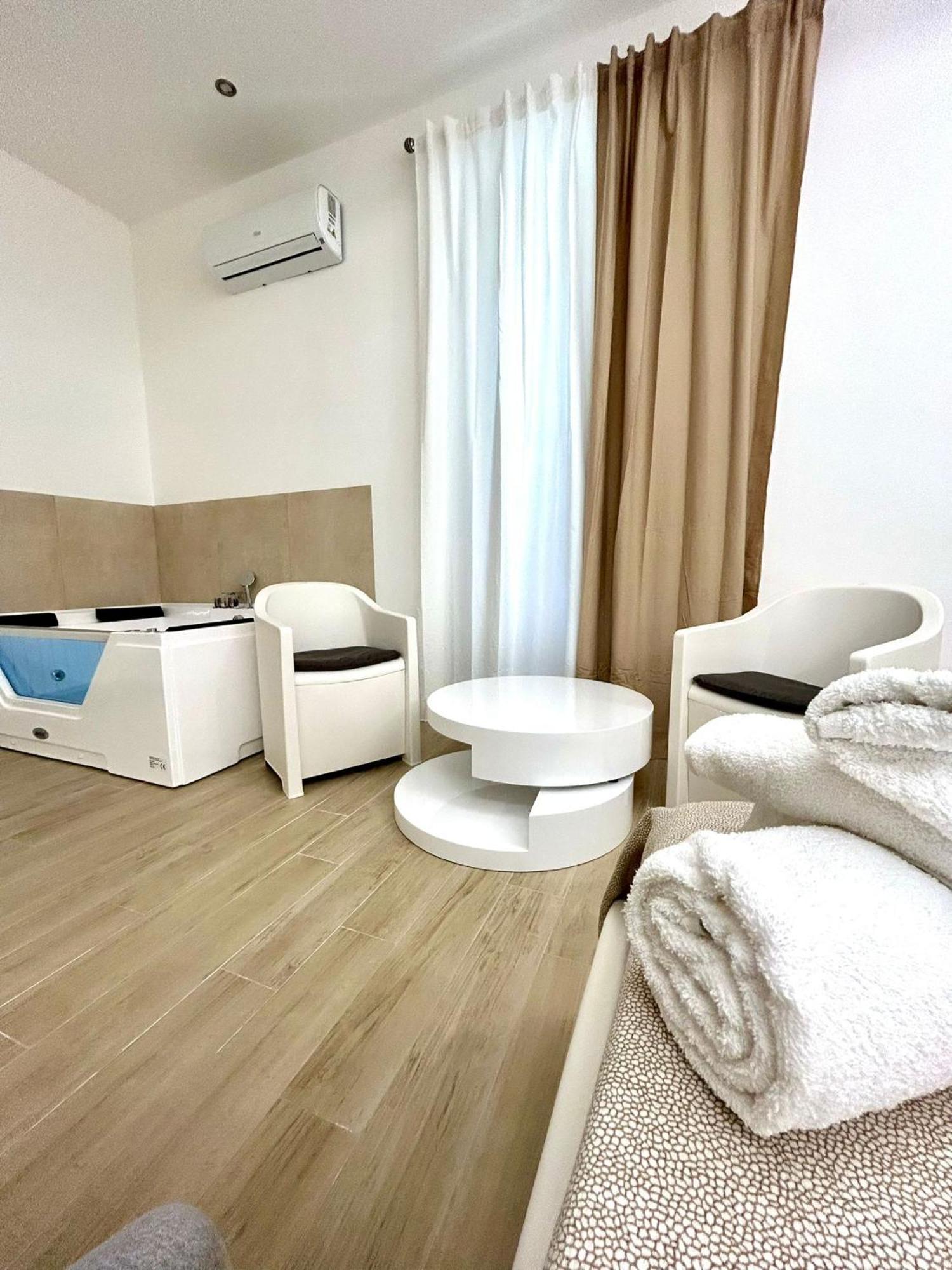 Bed E Suite Domar Brindisi Exterior foto