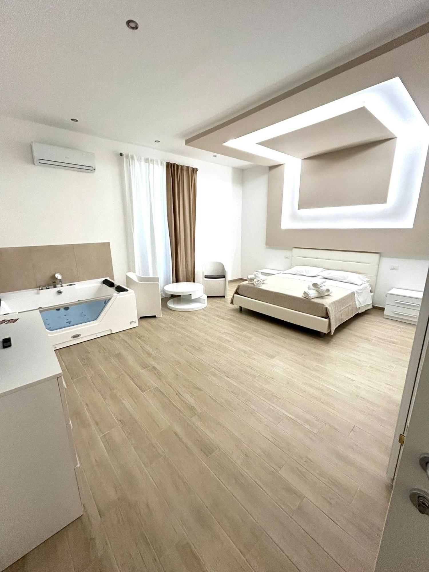 Bed E Suite Domar Brindisi Exterior foto